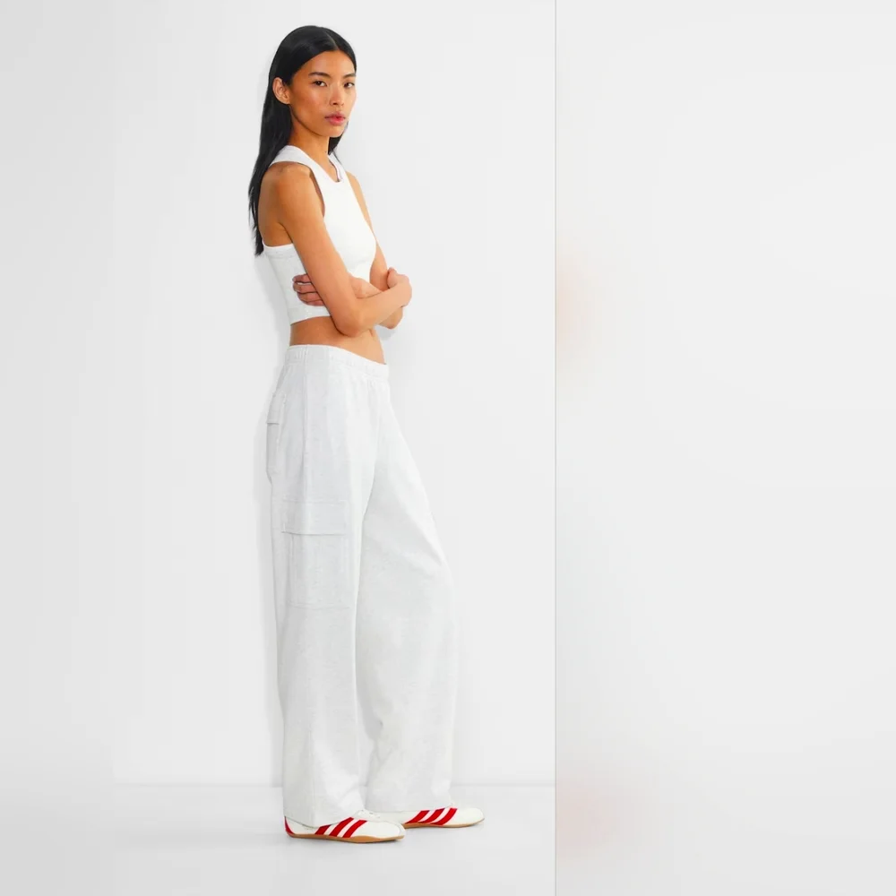 Aritzia Wide Leg Pants in White - Picture 1 of 16